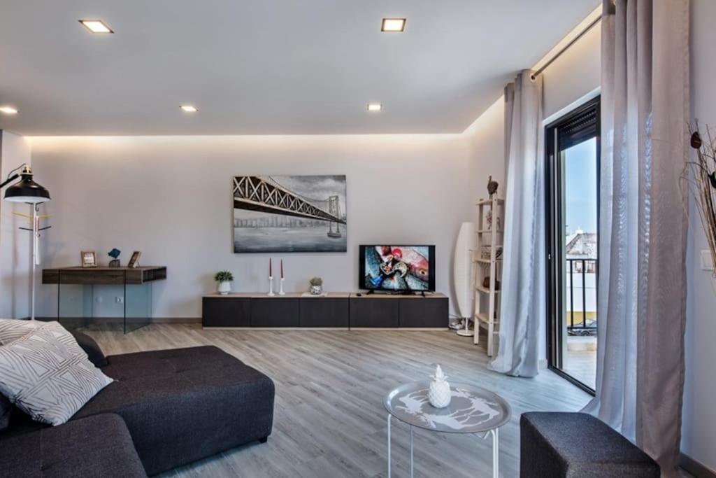 Girassol - Bright, Modern, Well Located Apartment Olhão Exterior photo
