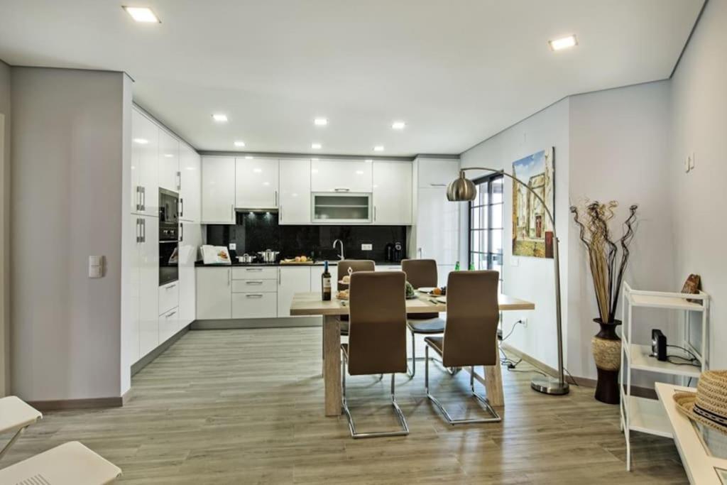 Girassol - Bright, Modern, Well Located Apartment Olhão Exterior photo
