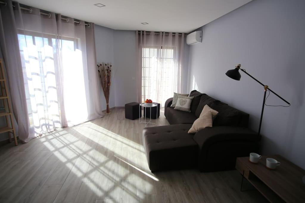 Girassol - Bright, Modern, Well Located Apartment Olhão Exterior photo